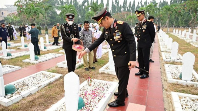 Ziarah Nasional HUT ke-81 TNI, Kapolda Jambi Bersama Forkopimda Kenang Jasa Para Pahlawan